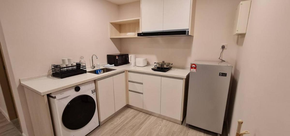 Aru Suites Kota Kinabalu - Housity
