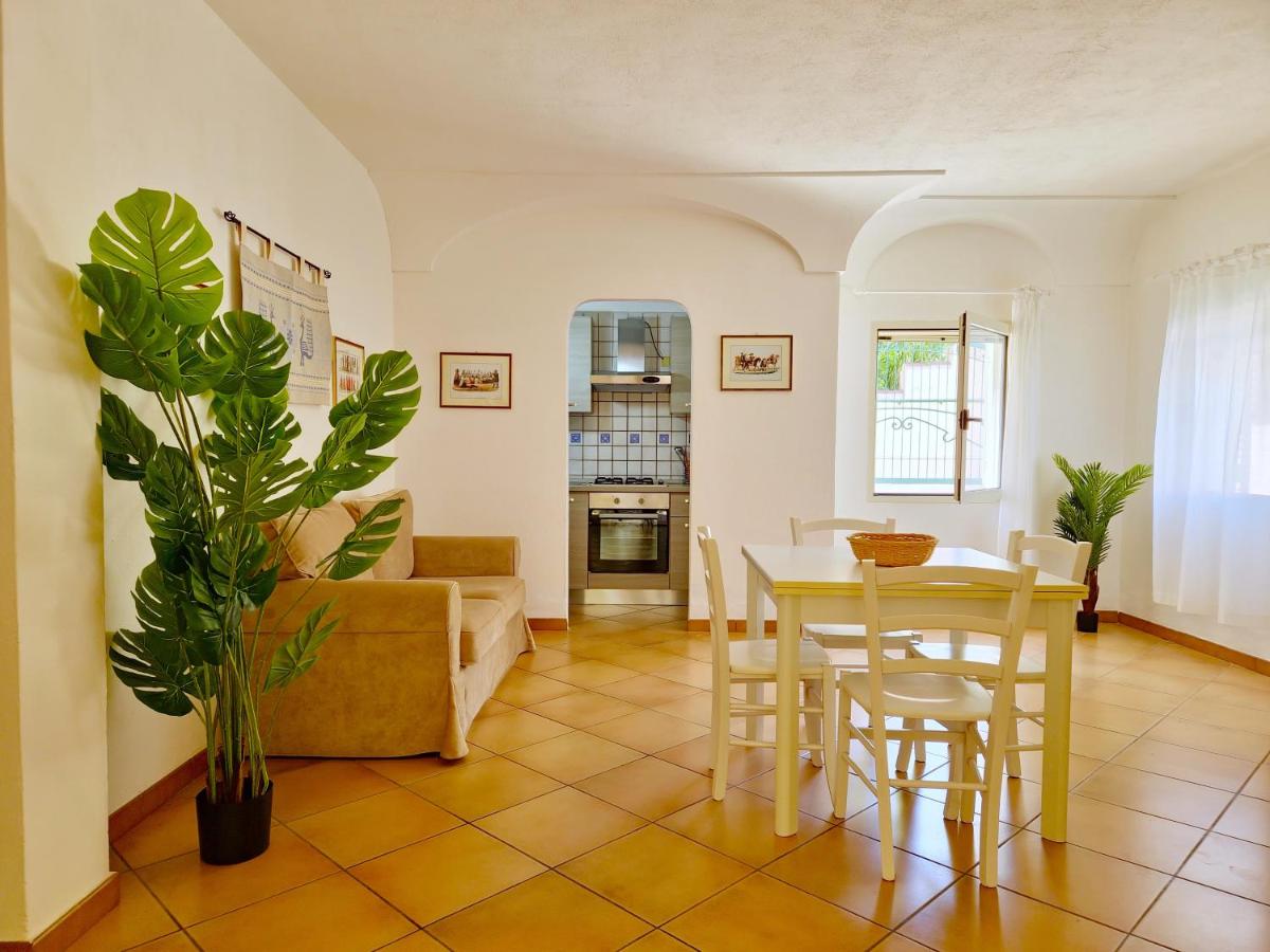 Villa Scogliera - Appartamenti con veranda a circa 700 mt dalla spiaggia di Fuile e Mare - Housity