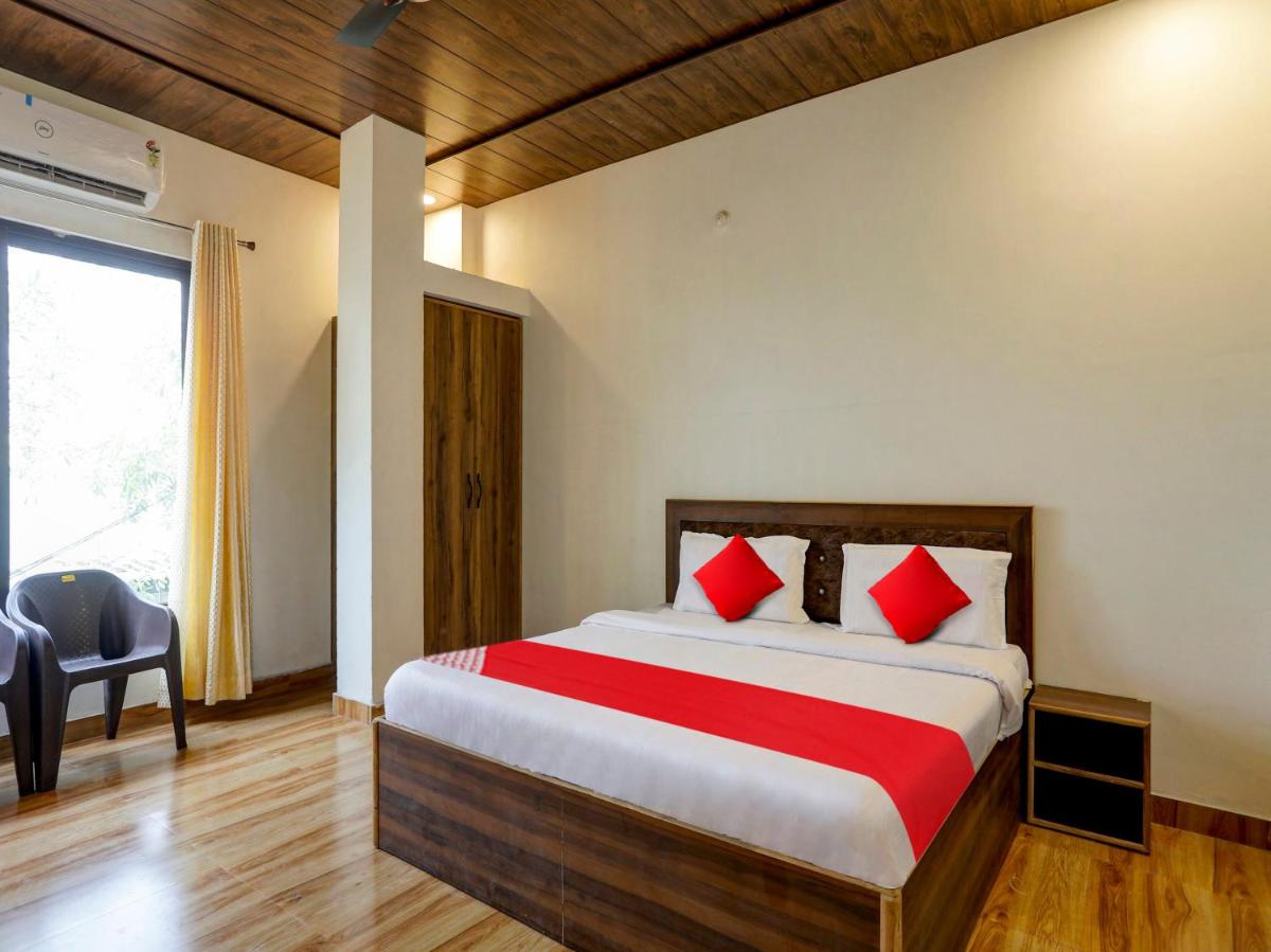 OYO Flagship 81275 Rg Sumanglam Farms - Housity