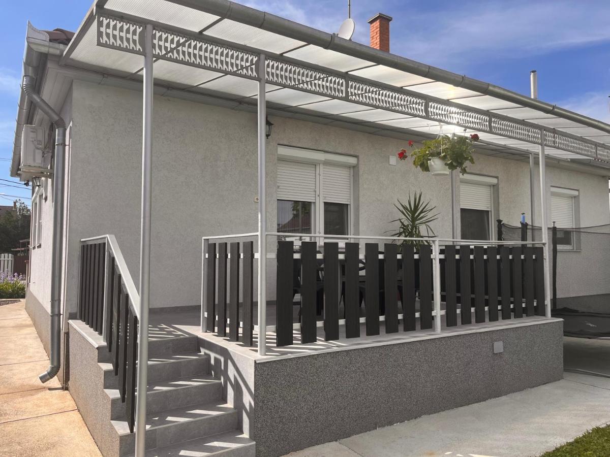 Pandora Pool Apartman - Housity