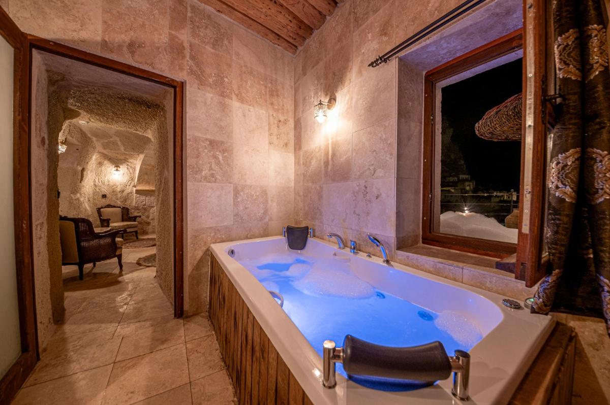 Capp Royal Cave HOTEL - Housity