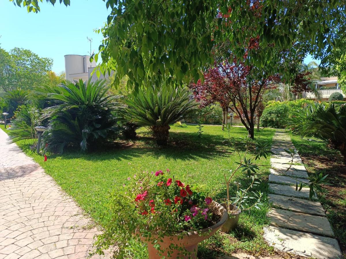 B & B Villa Flora - Housity