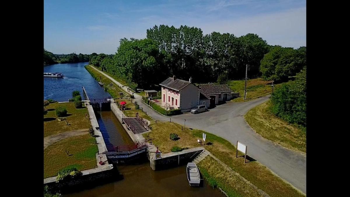MARA RIVIERE gîte d'étape sur la vélo Francette - Housity
