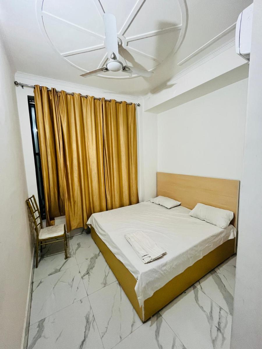 Hotel MK Lawn - Housity