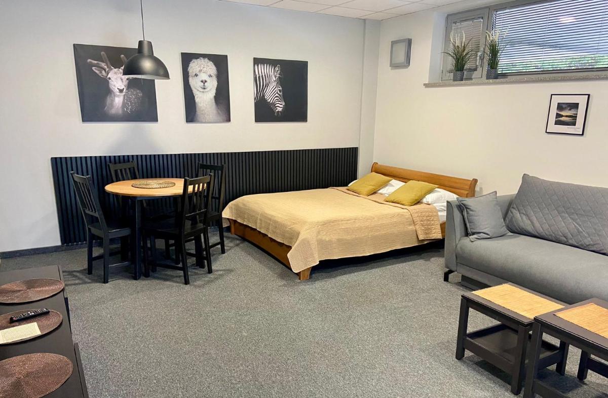 Apartament nad jeziorem Sukiel z własną plażą - Housity