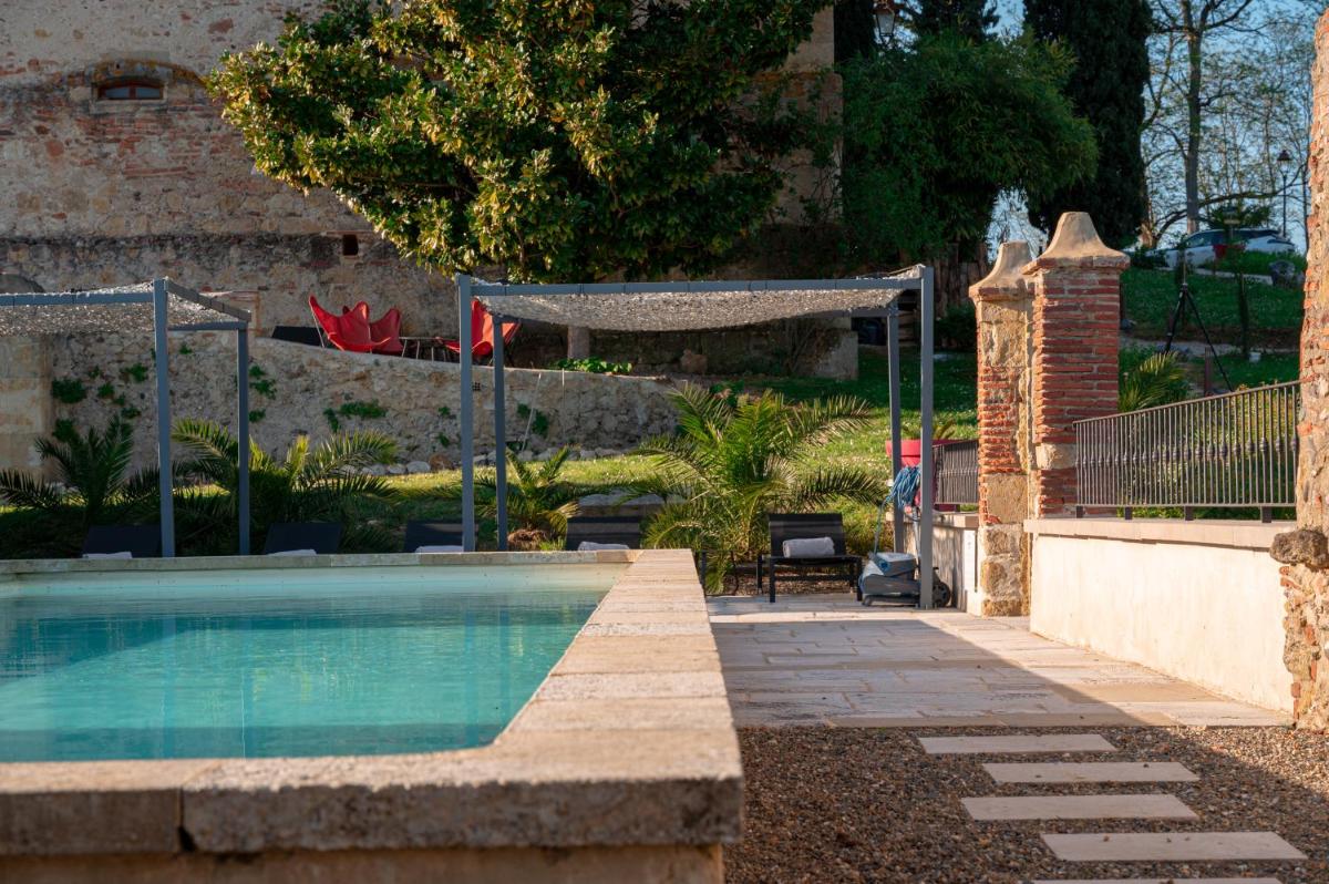 Piscine de l'établissement Le Monastère de Saint Mont Hôtel & Spa ou située à proximité