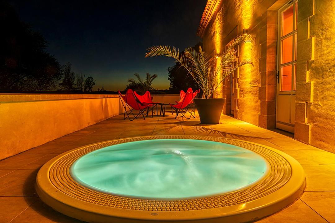Piscine de l'établissement Le Monastère de Saint Mont Hôtel & Spa ou située à proximité