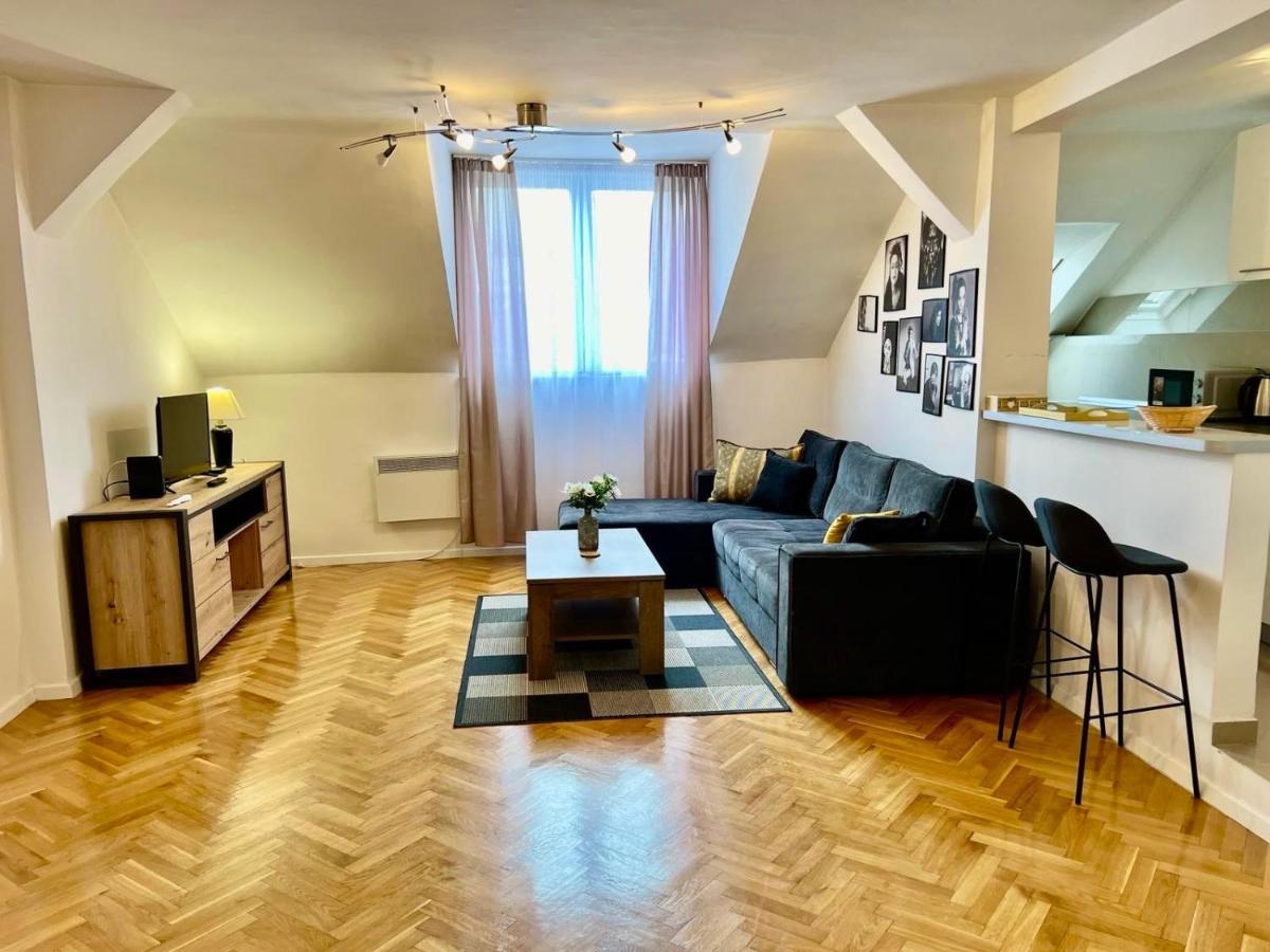 Suitetrails - Modern Loft in the Heart of City