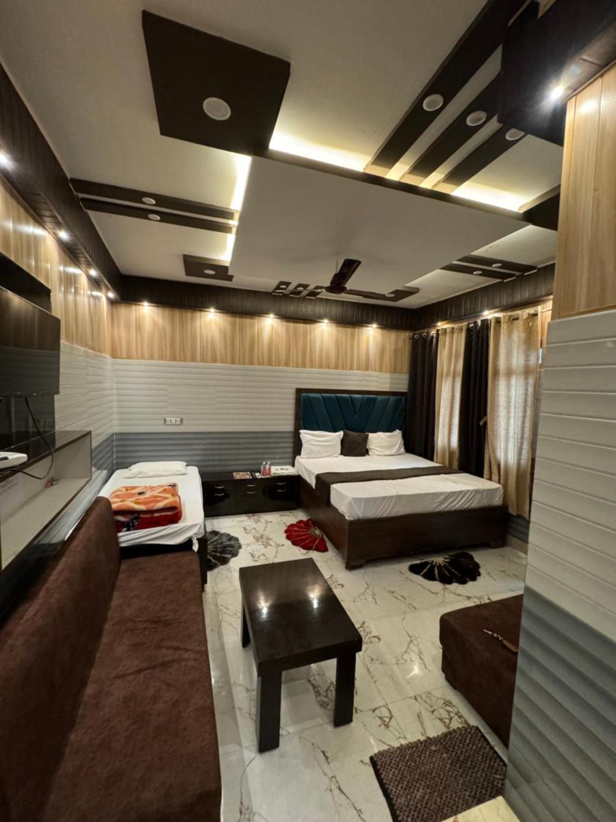 Hotel Samiksha Inn - Housity