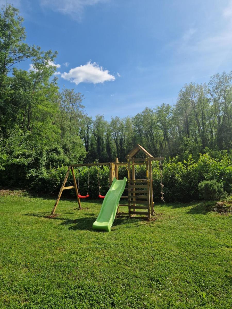 Holiday House VUKI - Housity