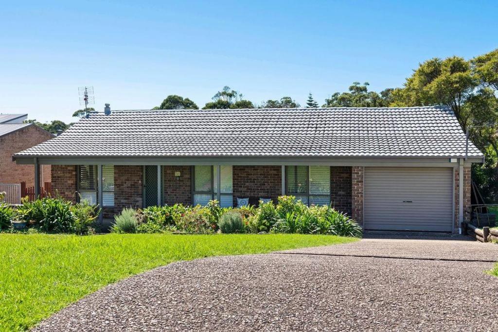 Mollymook Fantastic Holiday House - Housity