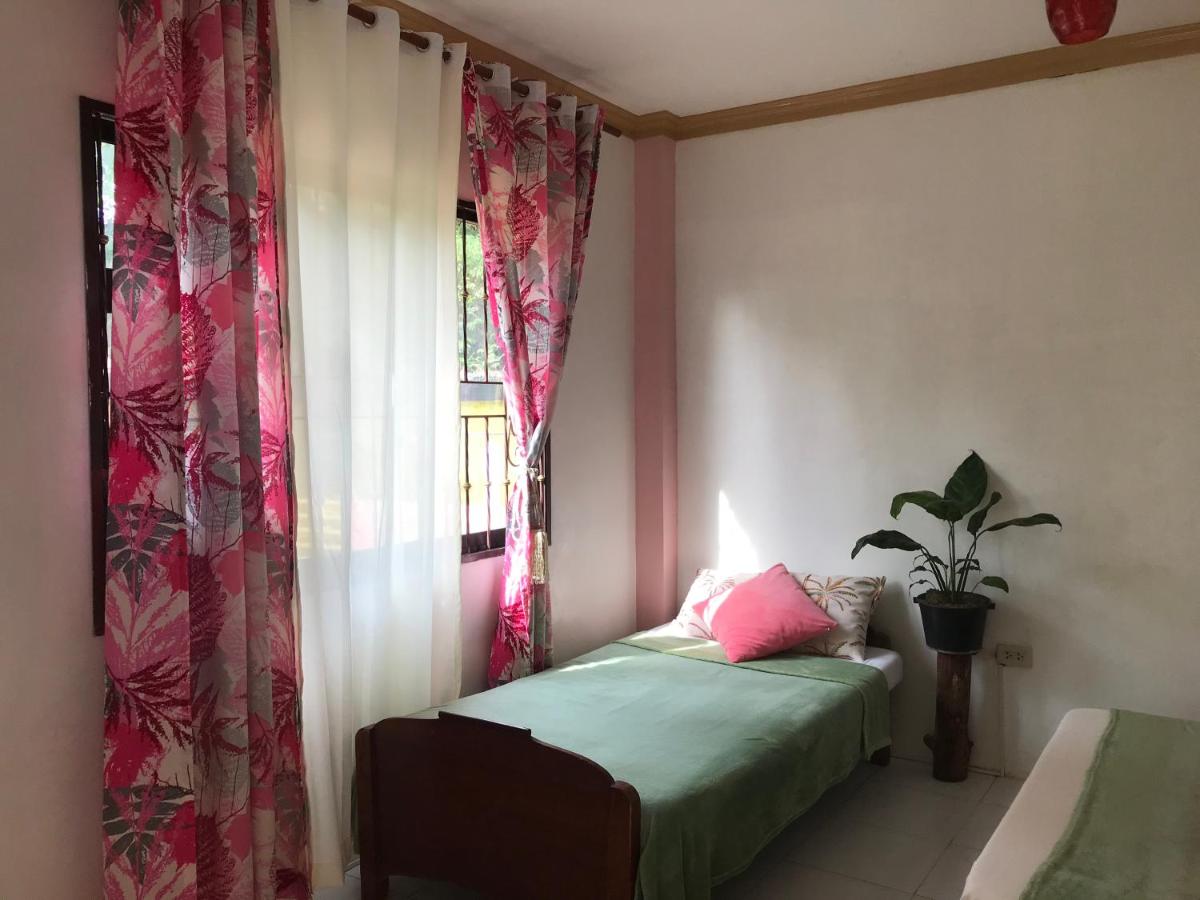 Café Darcey BnB - Housity