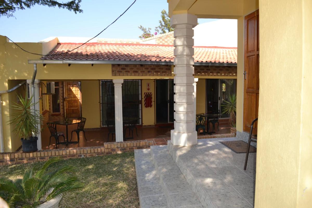 Kamogelo Guest House - Housity