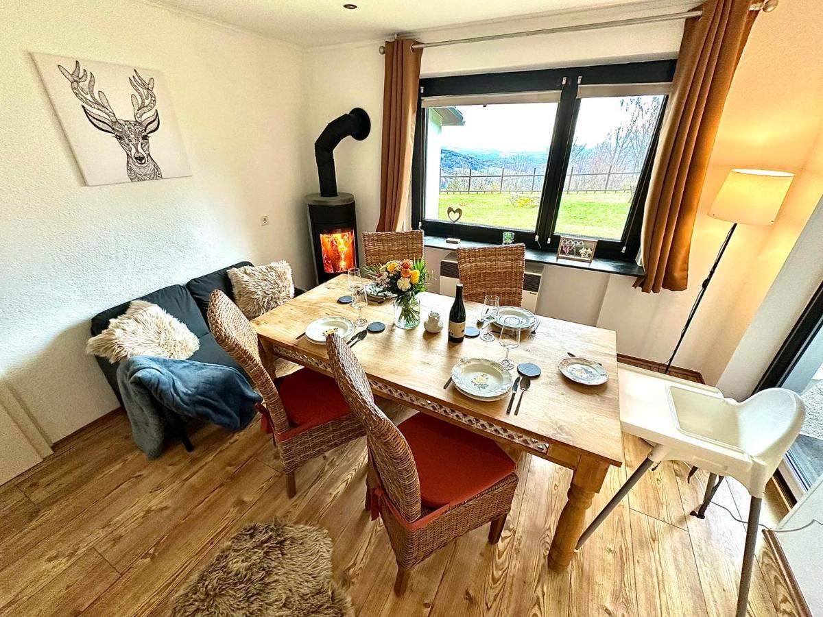 Gemütliches Alpenblick BERG-Bungalow + großer GARTEN + NETFLIX! - Housity