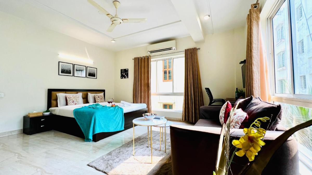 BluO Lake View Studio - NewTown - Terrace Garden, Gym - Housity