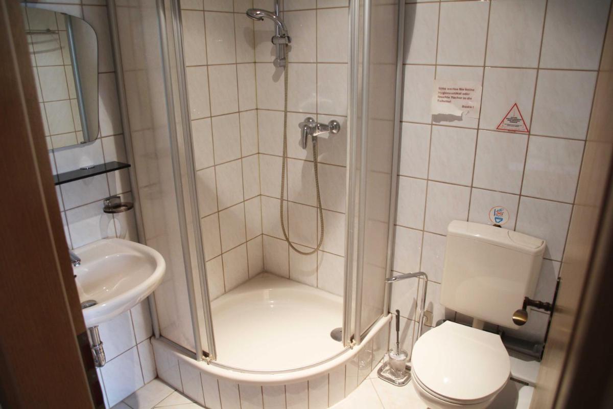 Hotel Zur Krone - Housity