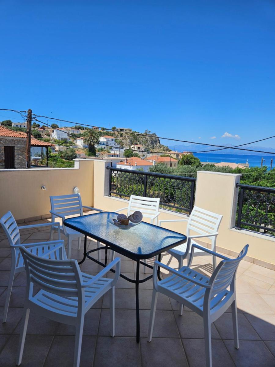 Mary's luxury apartment Elaia. - Housity