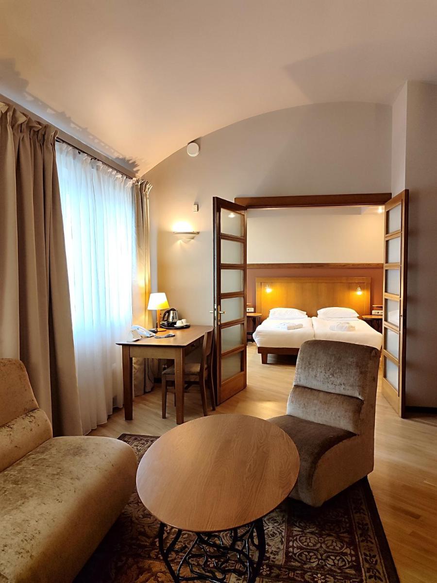BEST WESTERN Santakos Hotel - Hizvo