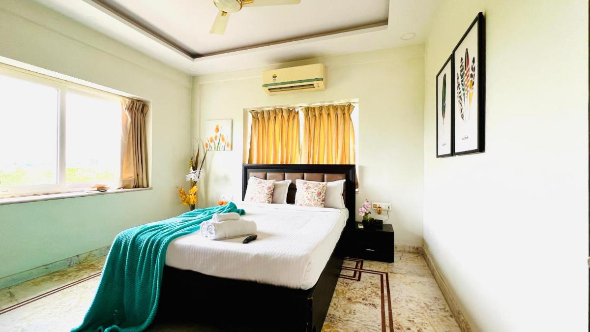 BluO Lake View NewTown - LUXE Stays Collection - Housity