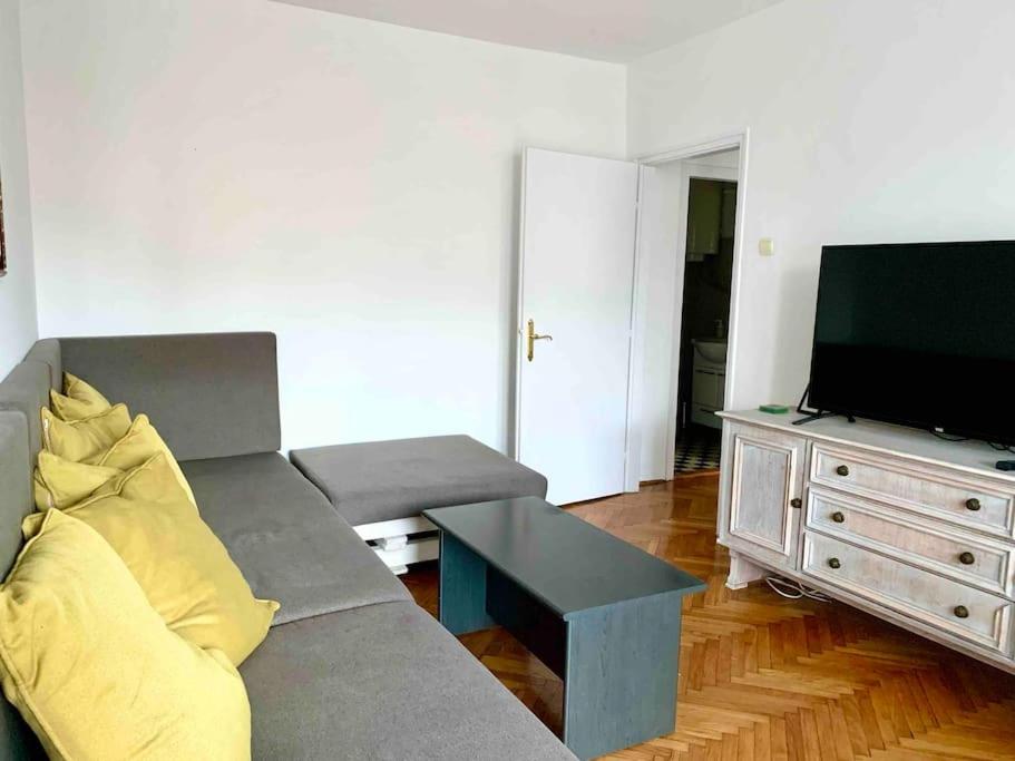 Belgrade Star with Free parking - Housity