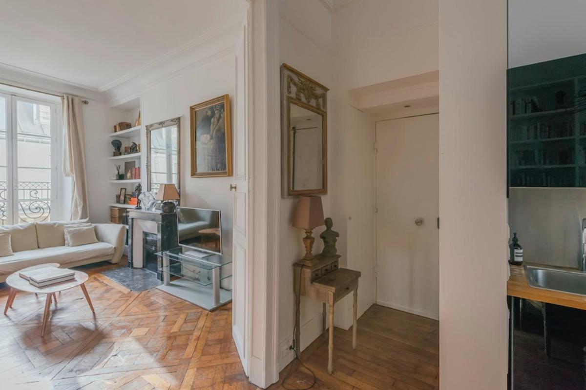 Suitetrails - Beautiful Apartment For 2 Near The Louvre
