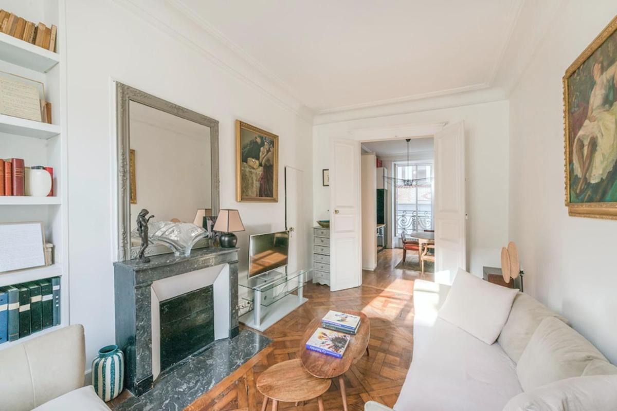 Suitetrails - Beautiful Apartment For 2 Near The Louvre