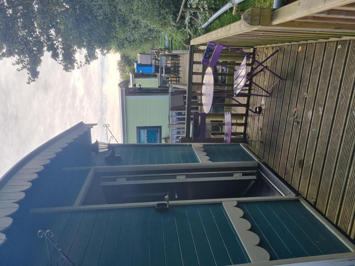 Glamping Hut - Riverview 3 - Housity