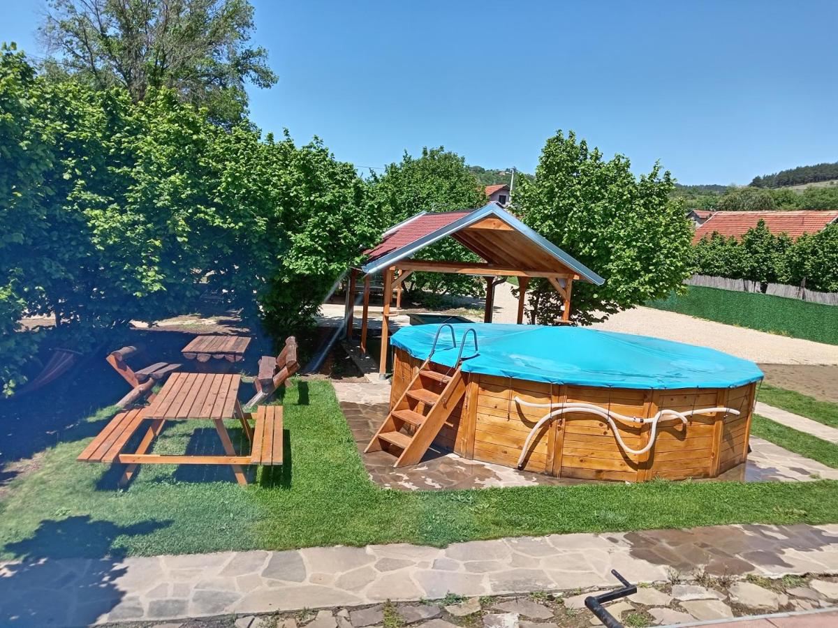 Vila Viktori - Housity