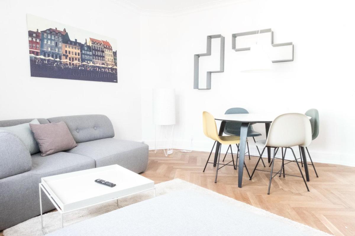 Beautiful 2-bed with large balcony - Housity