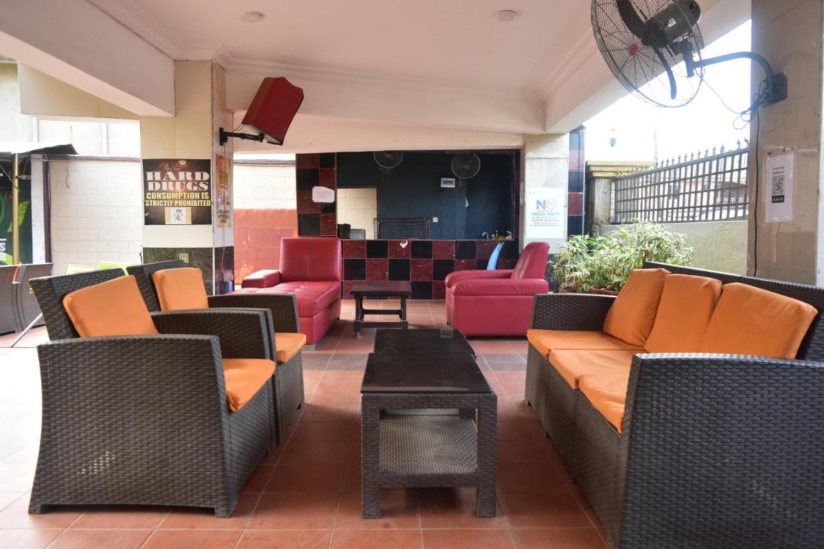 Suitetrails - Airoyal Hotel and Suites