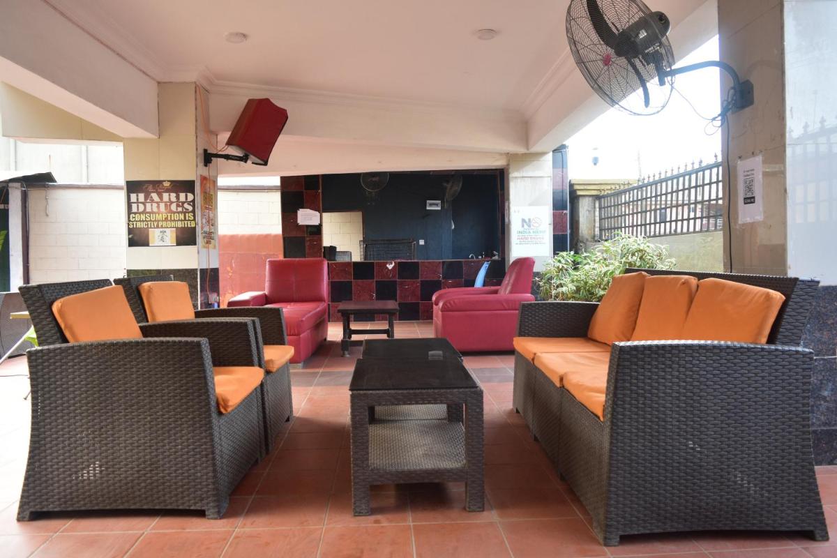 Suitetrails - Airoyal Hotel and Suites