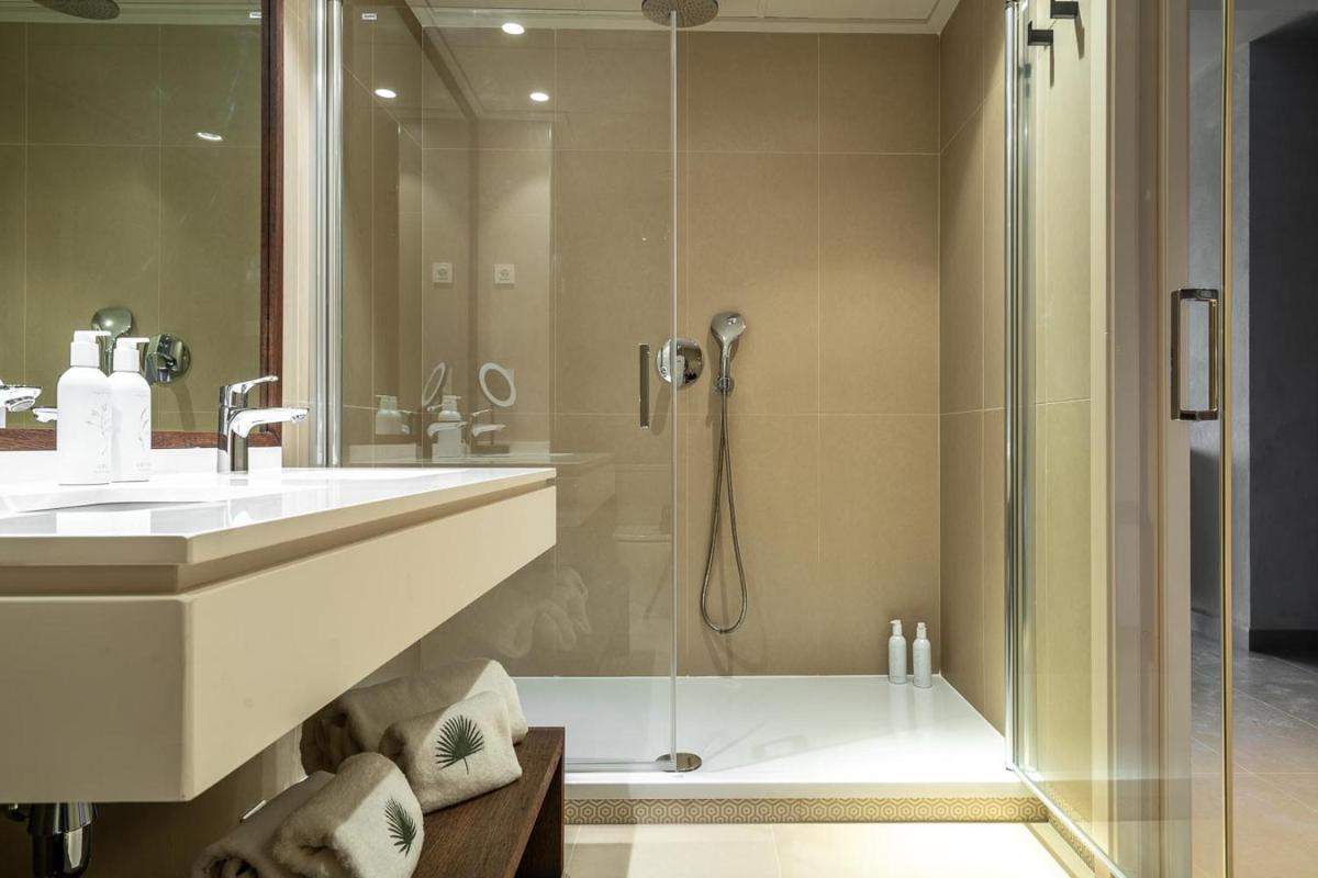 Un baño de Hotel Ritual de Terra & SPA Moraira