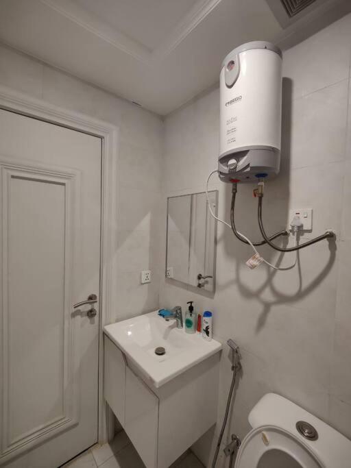 Suitetrails - Alexa enabled studio facing Eiffel Bahria Lahore