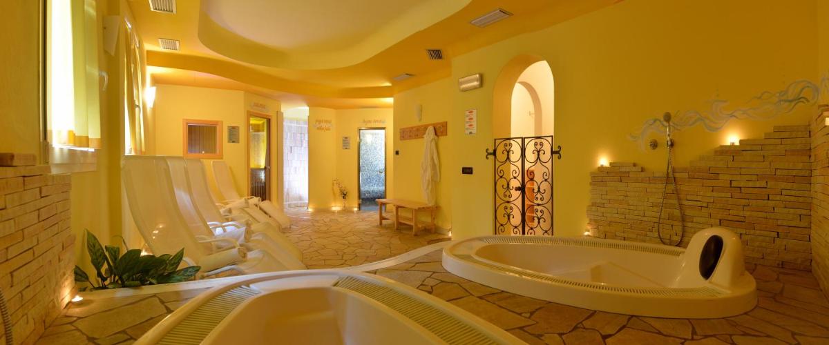 Hotel Dalla Serra - Housity