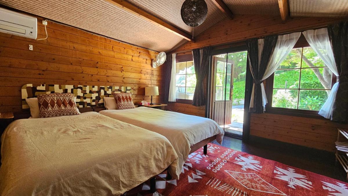 Loft & Log House - Housity