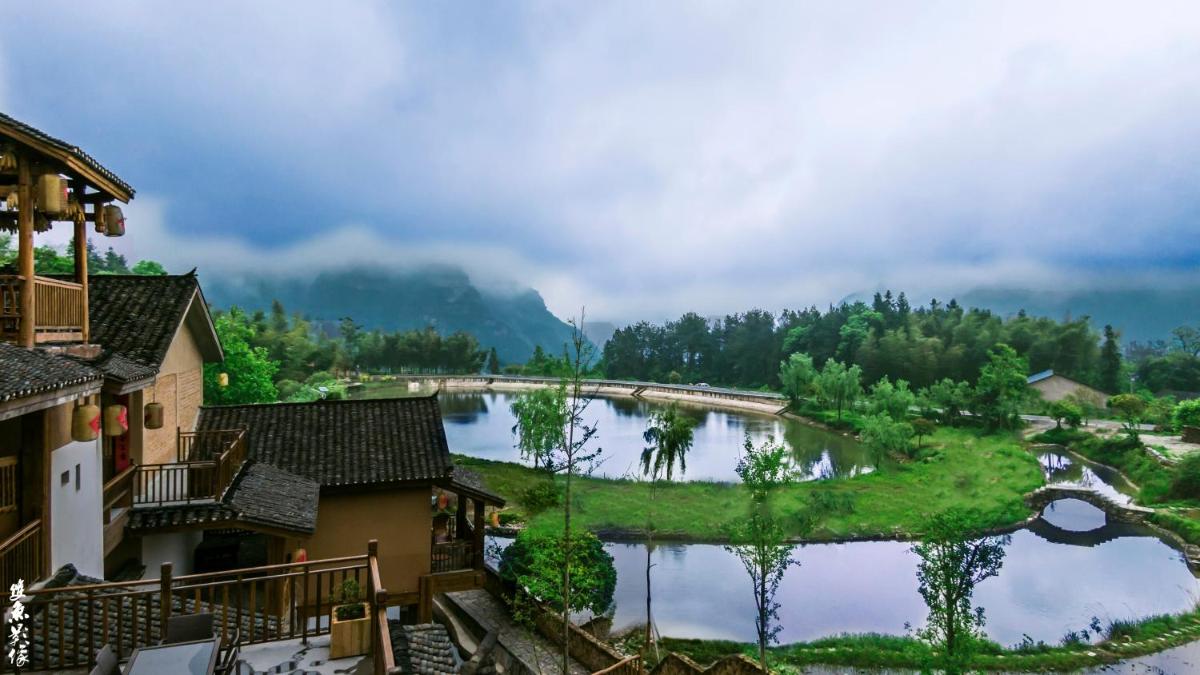 Dayong Antique Feature Resort - Housity
