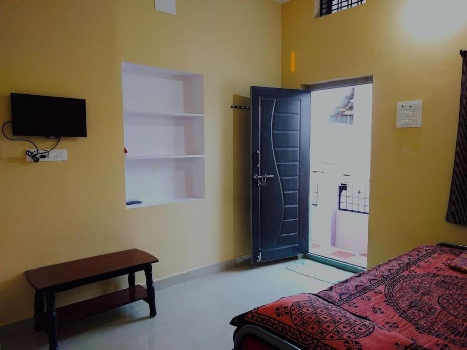 Sarovar Homestay in Anegundi - Housity