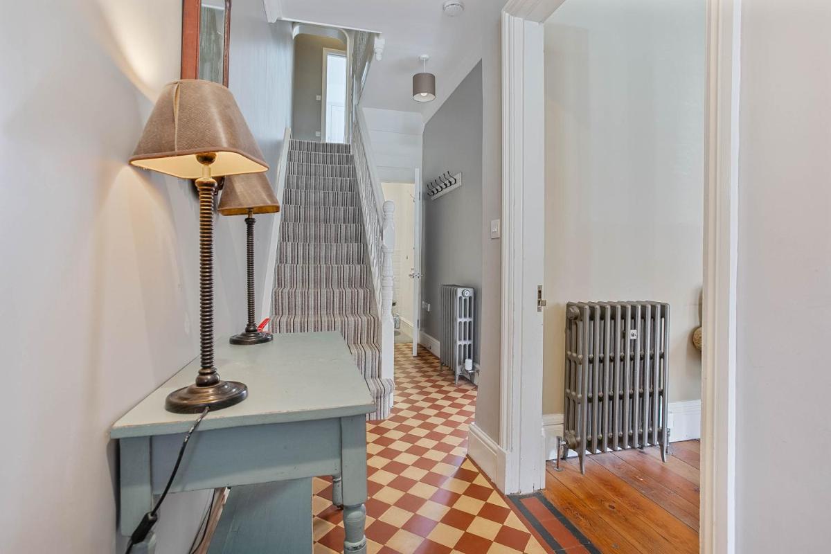 Sea View Villa - Crabpot Cottages - Housity