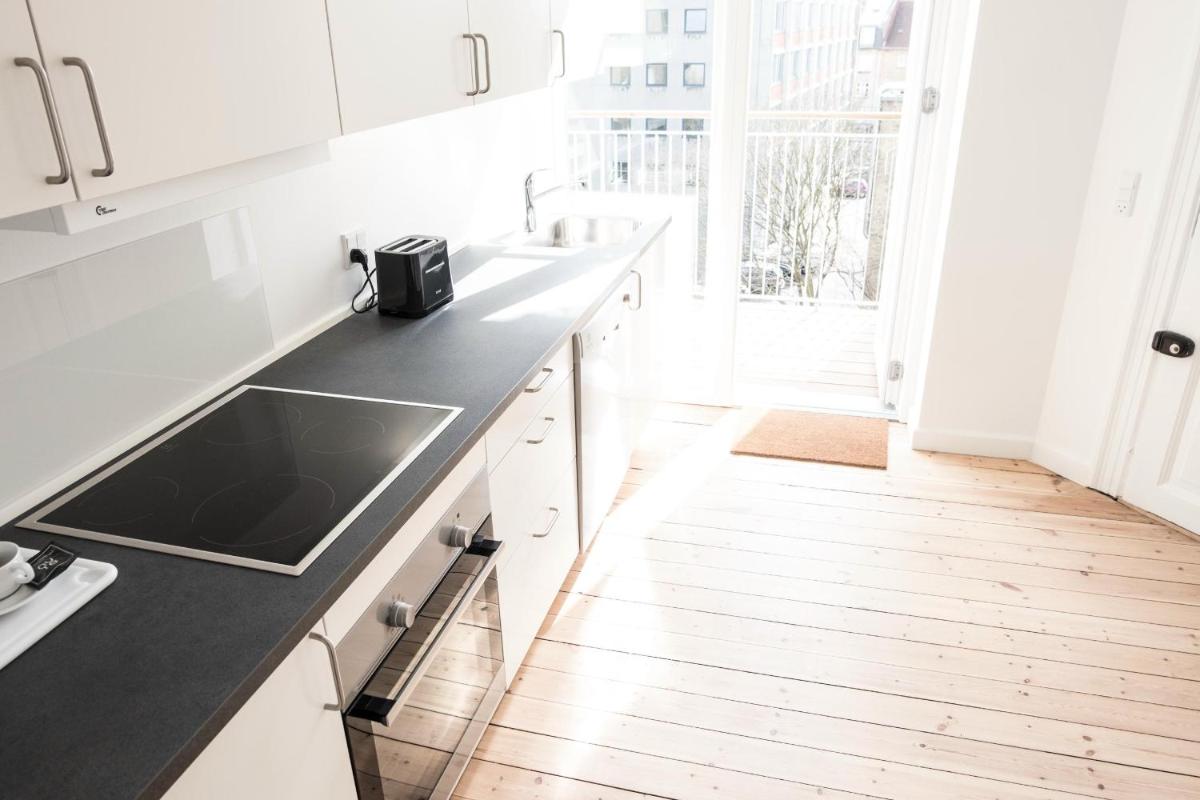 Beautiful 2-bed with large balcony - Housity