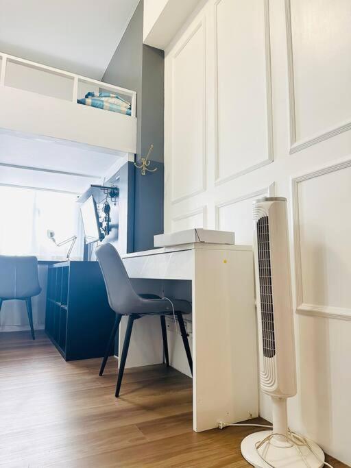 Loft-Style Condo @ Avida Towers with Wifi - Hizvo