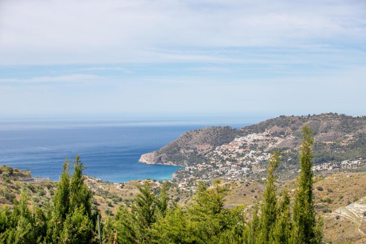 Cortijo Rural con Vistas al Mar y Silencio Natural - Housity
