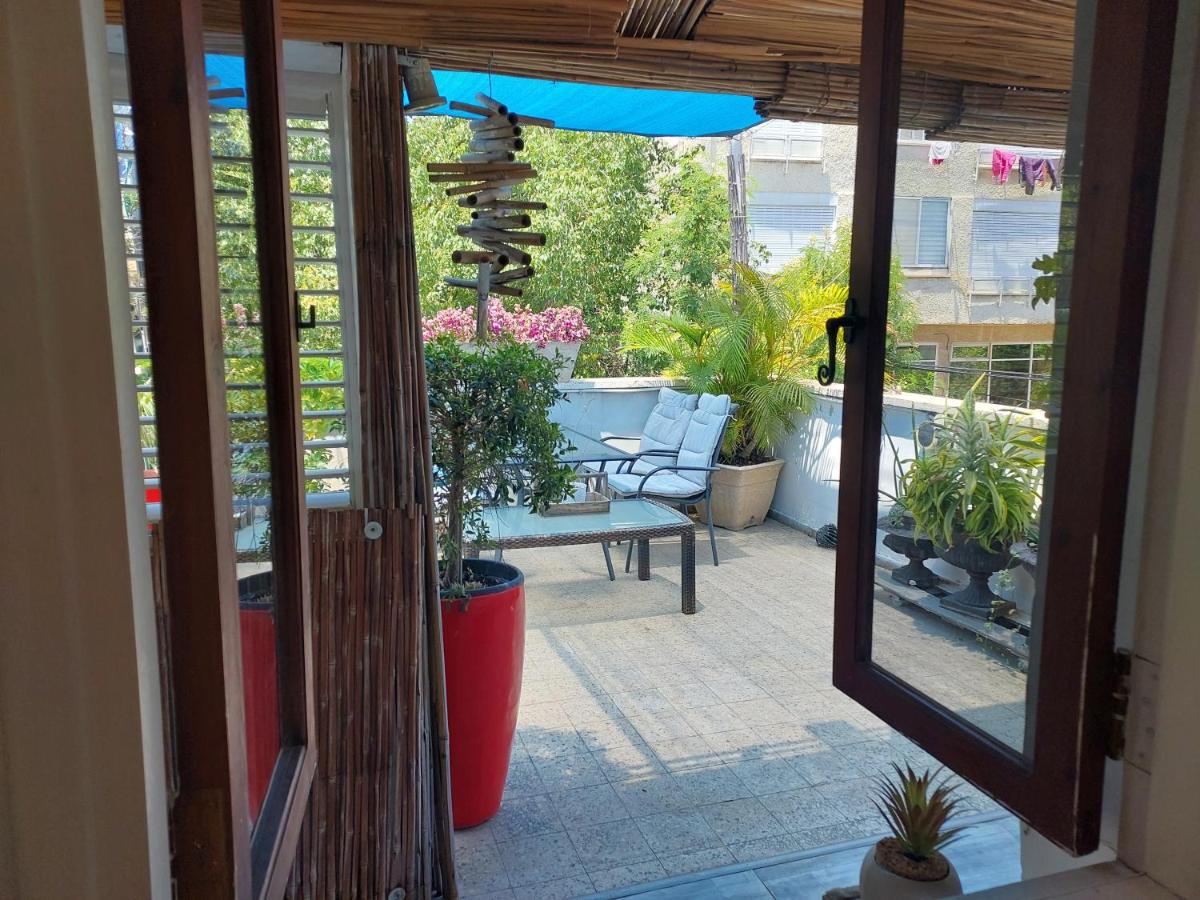Roof APT W terrace garden,1BR 1BA - Housity