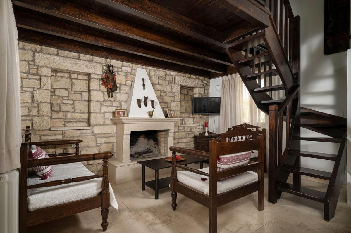 Orelia Cretan Deluxe Apartments - Housity