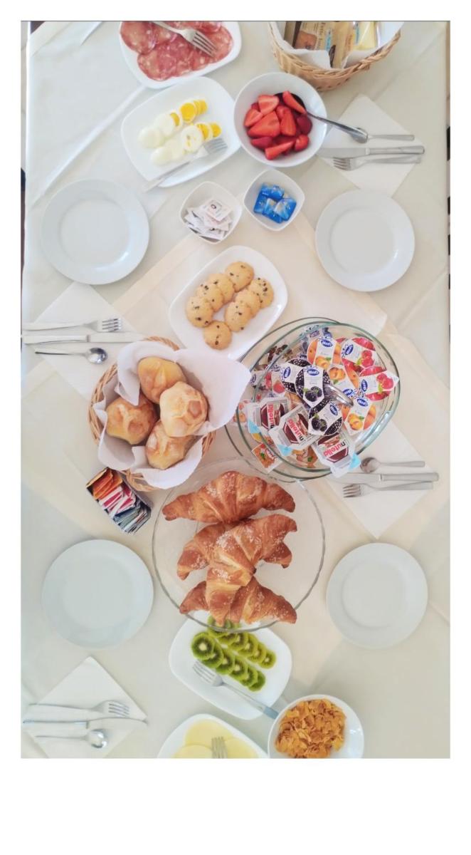 Villa Laura Residence Hotel Apartments & Studios - Housity