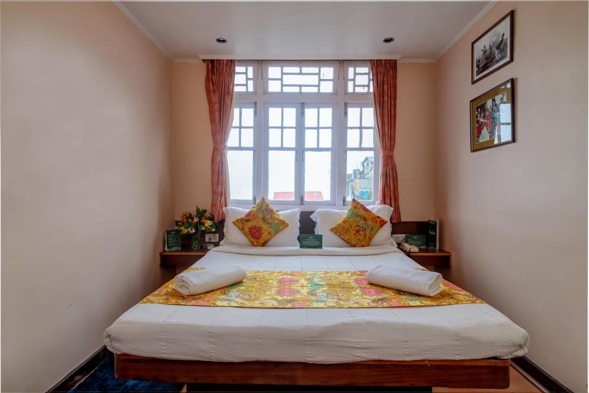 Muscatel Spring Burn - 100 Mts from Mall Road - Housity