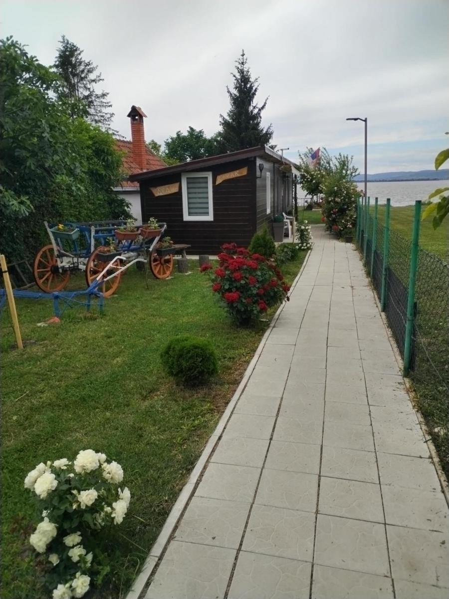 Dedin Konak - Housity