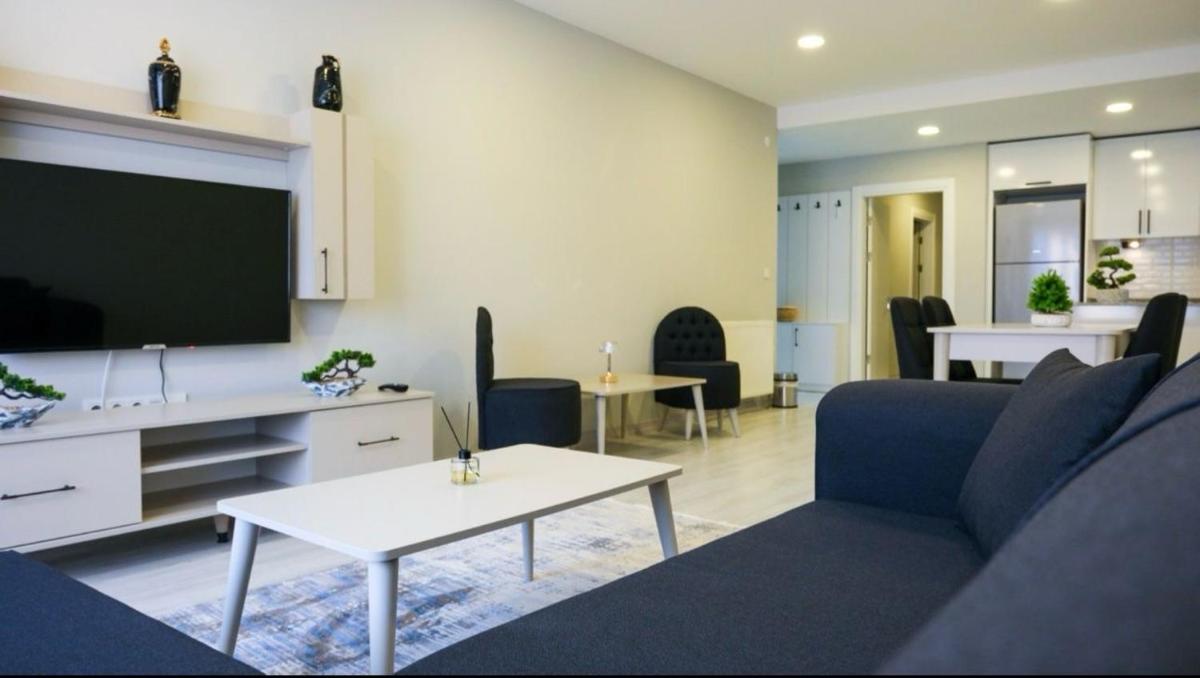 Smile Suite Hotel - Housity