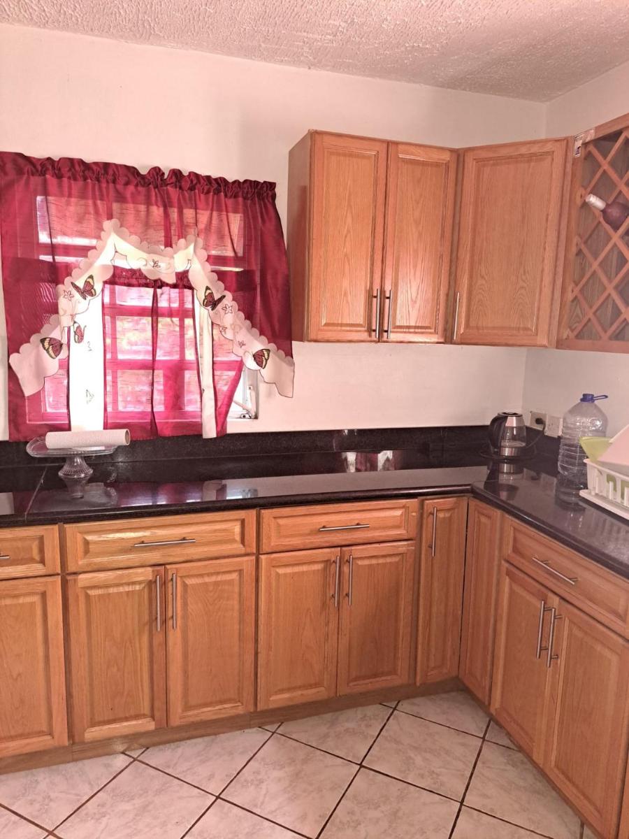 Cozy 2BR/1BA retreat in St.Kitts close to airport - Housity