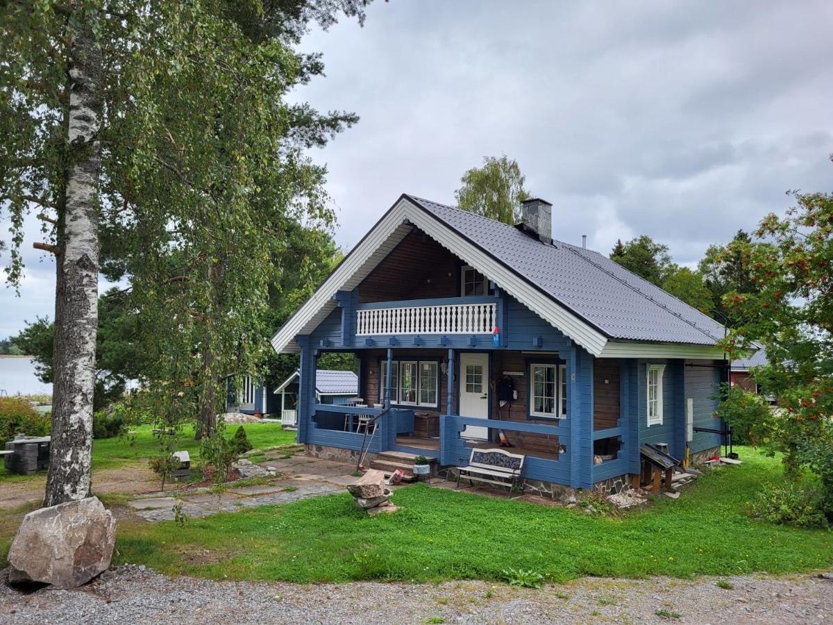 3 Bedroom Cottage with Sauna by the Sea - Housity