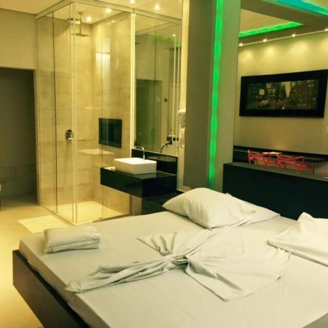 Suitetrails - Dinys Motel (Adults Only)
